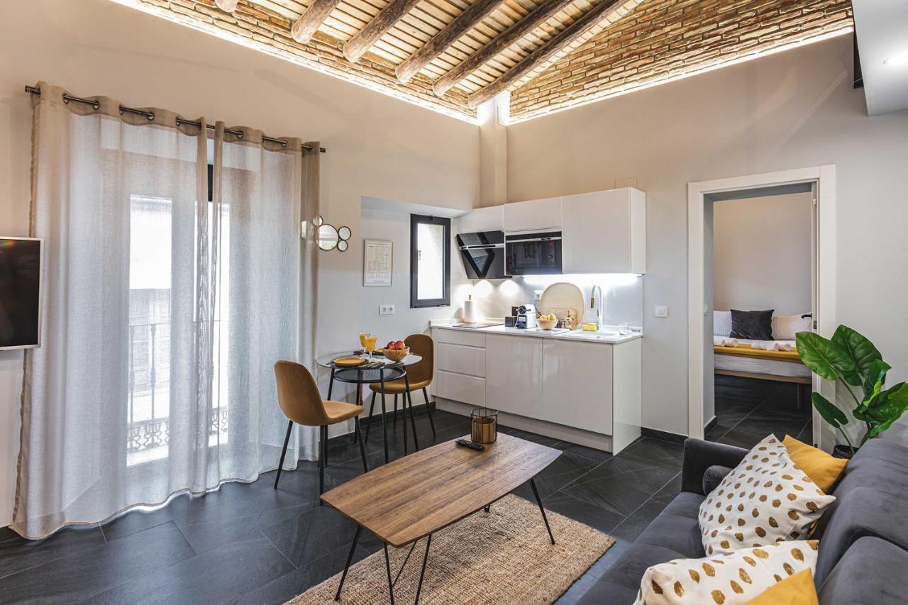 Apartamentos Caceres Central Suites Eksteriør bilde